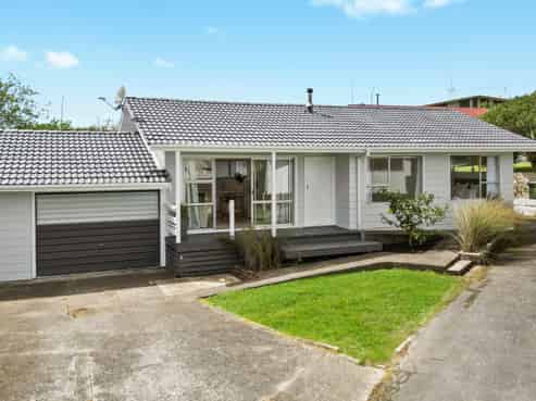 12A Madison Place, Dinsdale