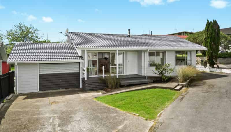 12A Madison Place, Dinsdale
