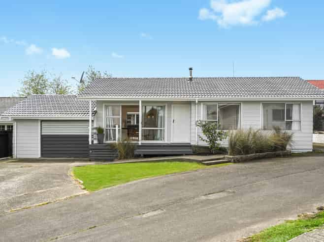 12A Madison Place, Dinsdale