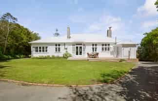 16 Onehuka Road, Tirohanga