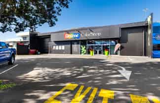 High Profile Investment - Leased to Resene Paints