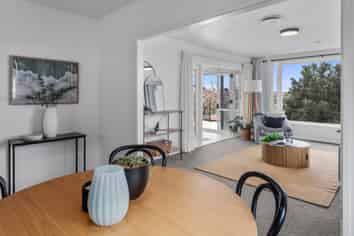 12 Ogle Crescent, Kamo