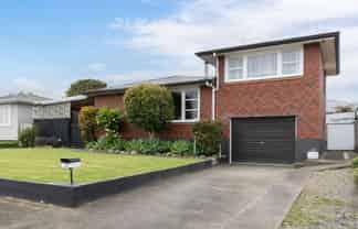 12 Tawa Street, LEVIN