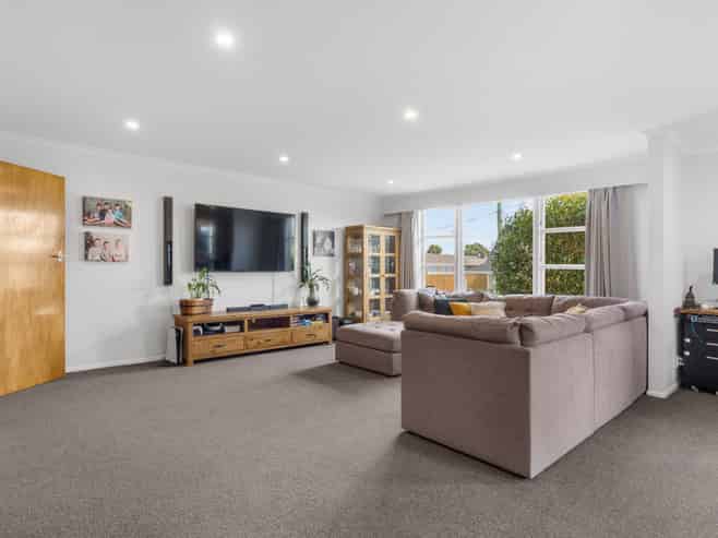 12 Tawa Street, LEVIN