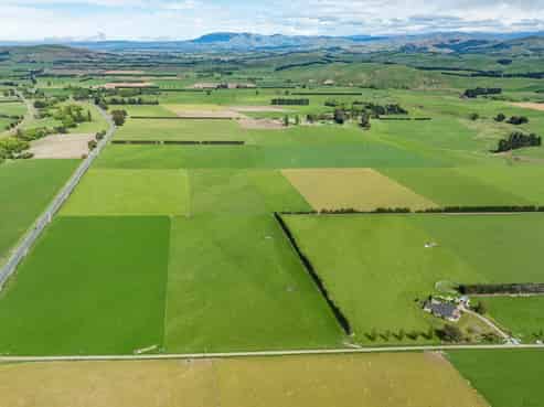 1443 Omihi Road, Omihi