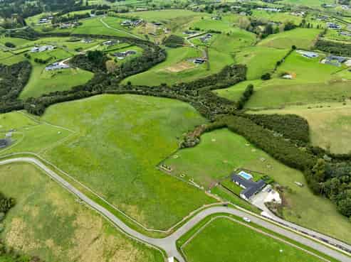 8 Suzanna Lane, Ramarama