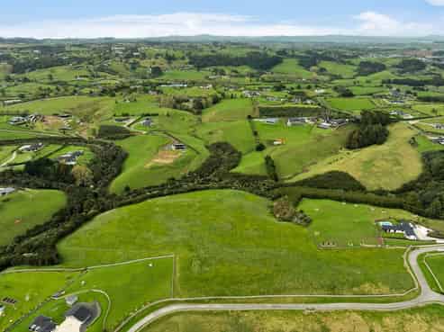 8 Suzanna Lane, Ramarama