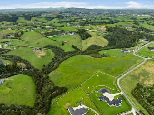 8 Suzanna Lane, Ramarama