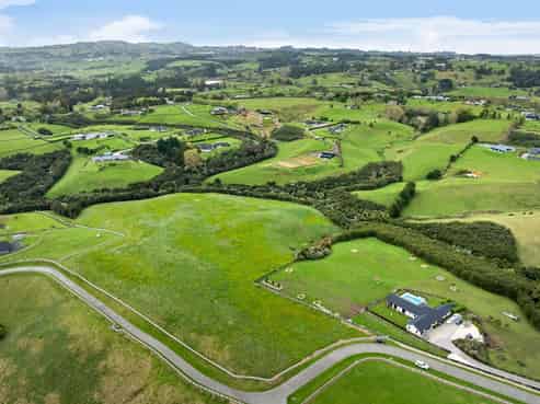 8 Suzanna Lane, Ramarama