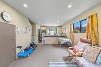 50/42 Holly Street, Avondale