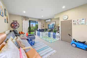 50/42 Holly Street, Avondale