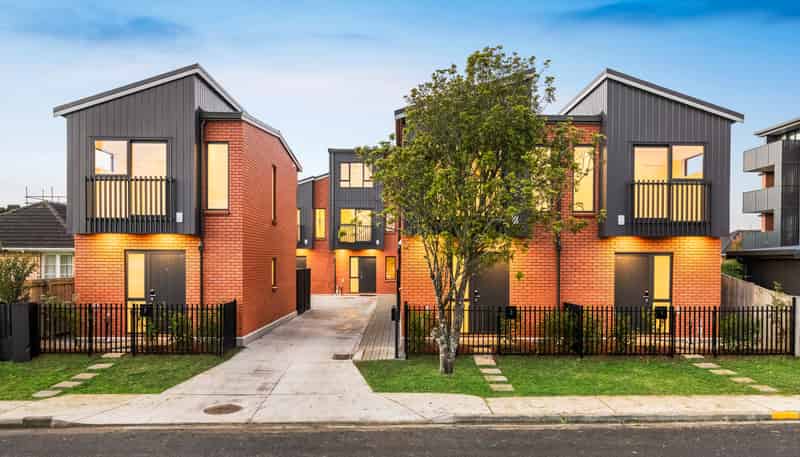 6&7/45 Smythe Road, Henderson