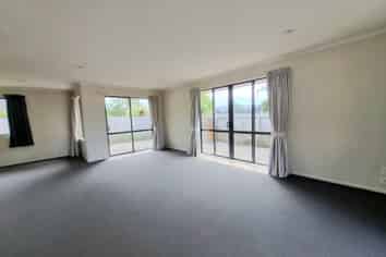1/9a Araminta Place, Beachlands