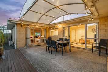 48 Jelas Road, Red Beach