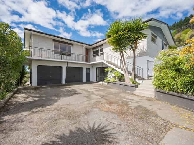 27 Tresillian Avenue, Marybank