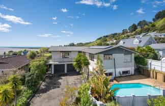 27 Tresillian Avenue, Marybank
