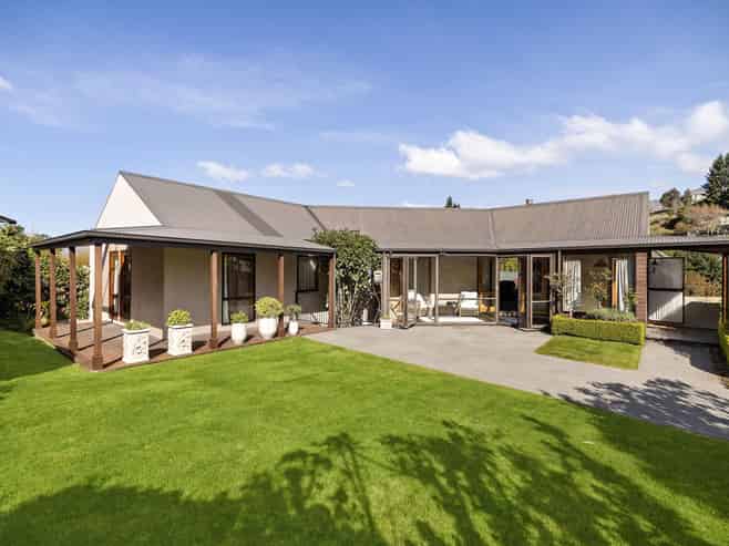 9 Greenstone Place, Fernhill