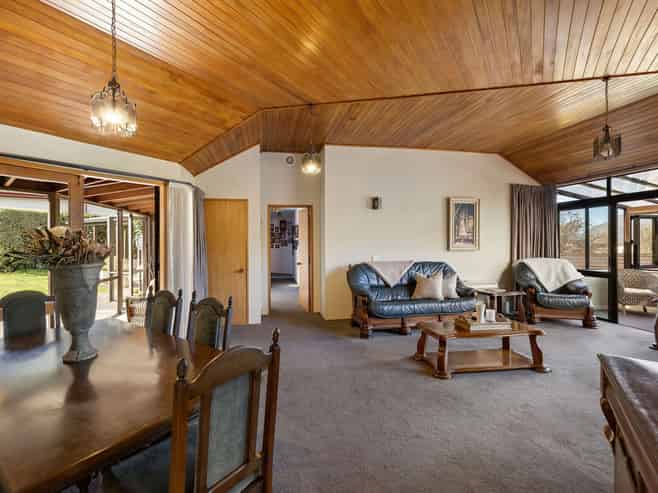9 Greenstone Place, Fernhill