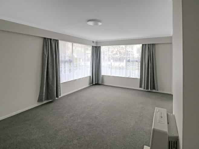 20 Marina Grove, Belmont