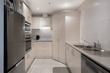 2i/175 Hurstmere Road, Takapuna