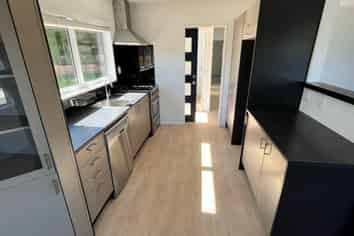 9 Invercargill Drive, Kelson