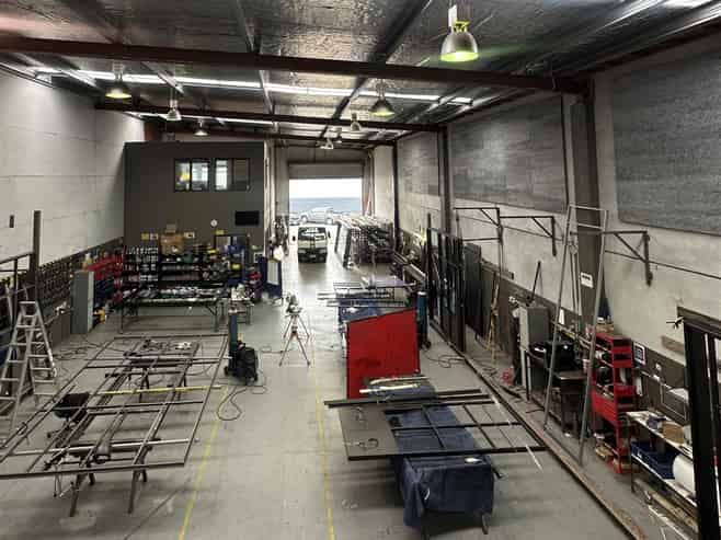 CBRE | Modern Tilt-Slab 515sqm Unit