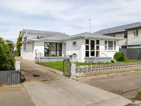 14, 16, 18 Freyberg Street, Roslyn