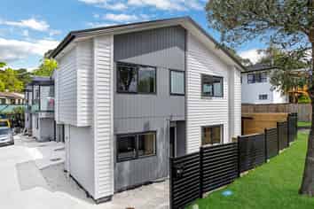 41A Trias Road, Totara Vale