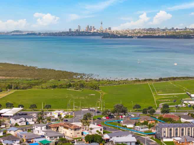 1&3 Tatau Way, 2 Toru Street, Te Atatu Peninsula