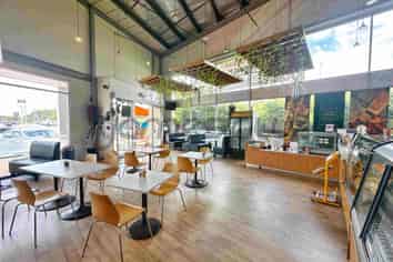 Prime 170 sqm Café/Retail Opportunity