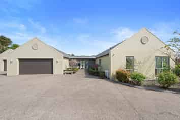 75 Whitford Park Road, Whitford