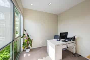 75 Whitford Park Road, Whitford