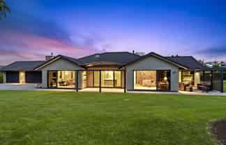2 Beau Lane, Maunu