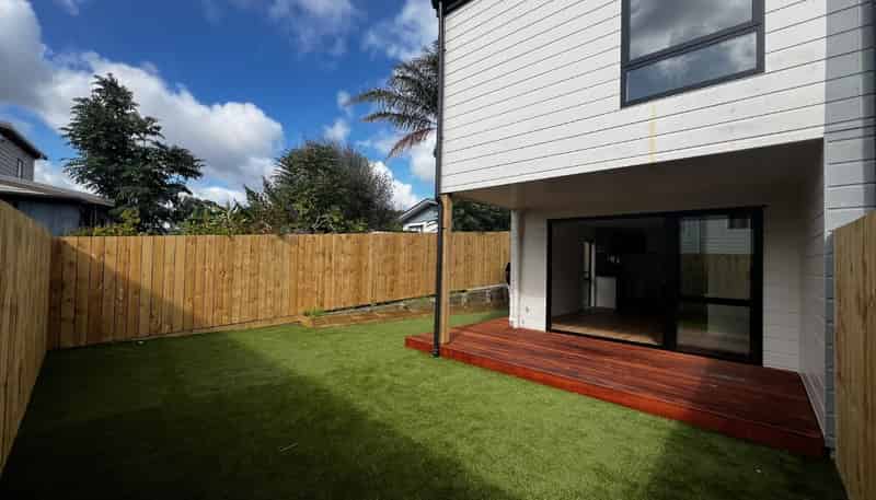 7/21 Divich Avenue, Te Atatu South
