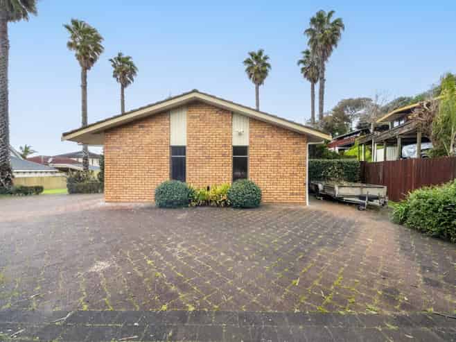 22 Rogers Avenue, Eastern Beach