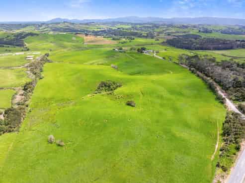 Consented 20-lot lifestyle development