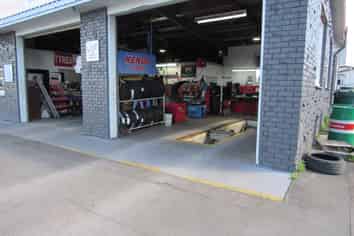 AUTOMATIVE REPAIR WORKSHOP 