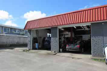 AUTOMATIVE REPAIR WORKSHOP 