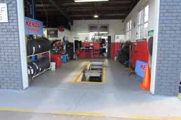 AUTOMATIVE REPAIR WORKSHOP 