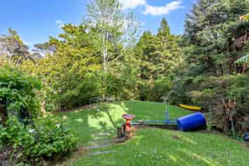 57 Kauri Point Road, Laingholm