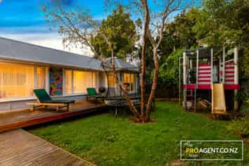 57 Kauri Point Road, Laingholm