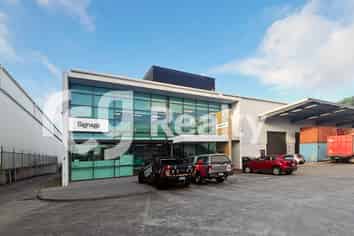 Impressive Highbrook Warehouse | 741sqm