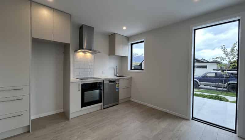 5A Dunnock Street, Jacks Point