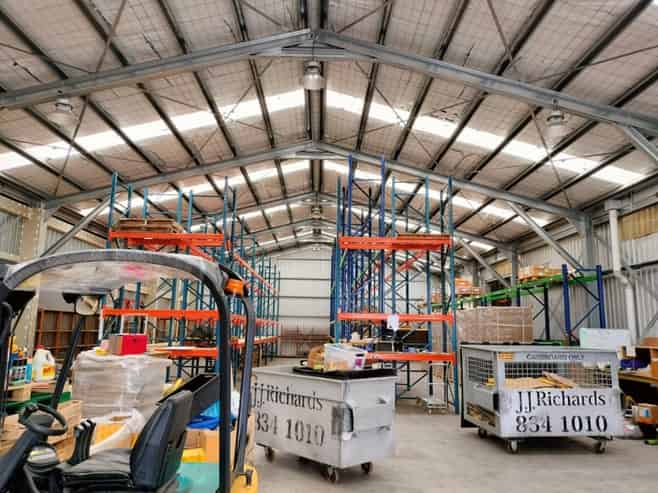 High stud warehouse - attractive rental rate