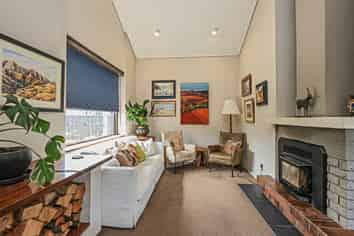 406A Frederick Street West, Mahora