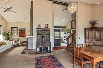 406A Frederick Street West, Mahora