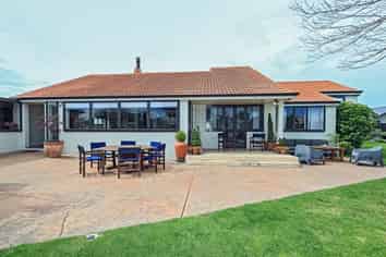 406A Frederick Street West, Mahora