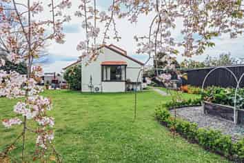 406A Frederick Street West, Mahora