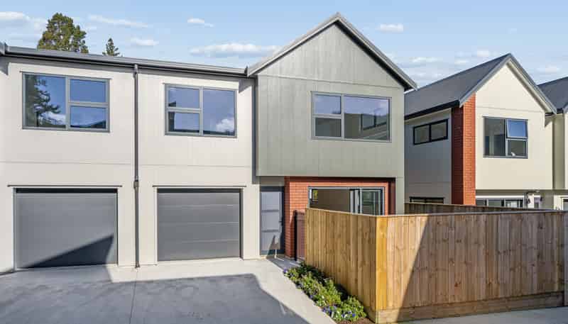 3/60 Akatarawa Road, Brown Owl
