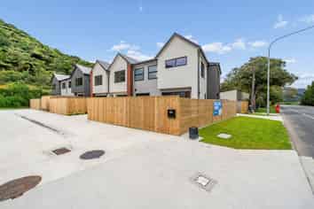 3/60 Akatarawa Road, Brown Owl